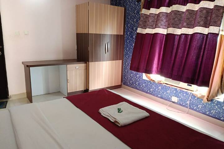 Room 6 of 14