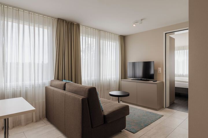 Room 12 of 18