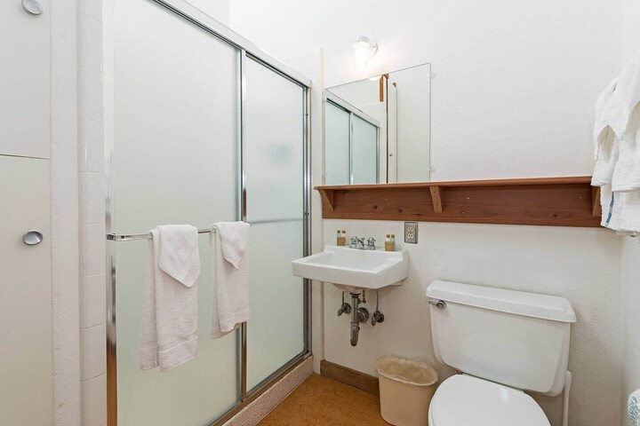 Room 16 of 29