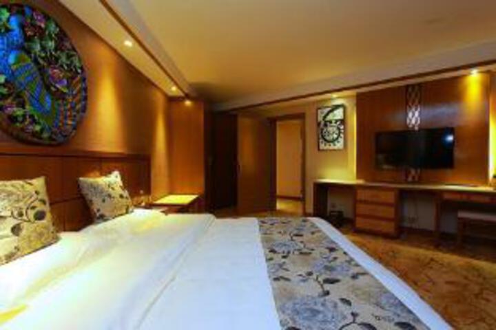 Room 9 of 10