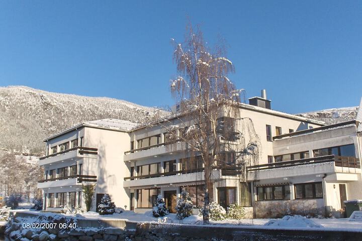 Hotel Exterior 42 of 52