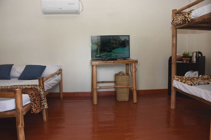 Room 5 of 27