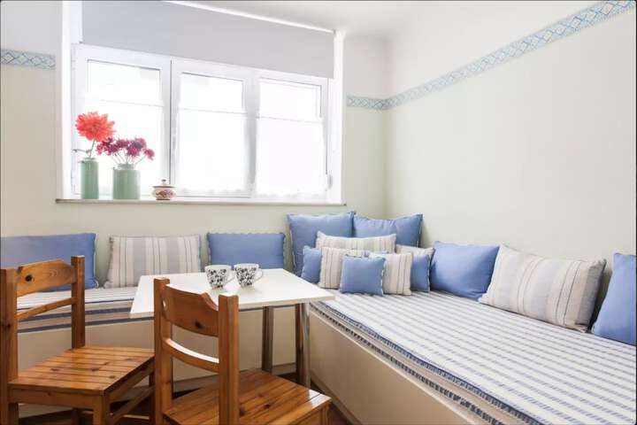 Room 6 of 22