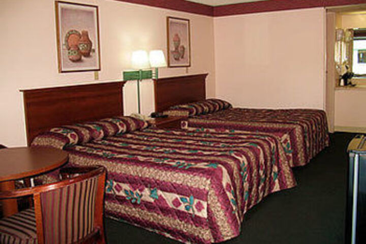 Room 13 of 29