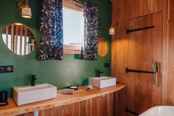 Room 123 of 495