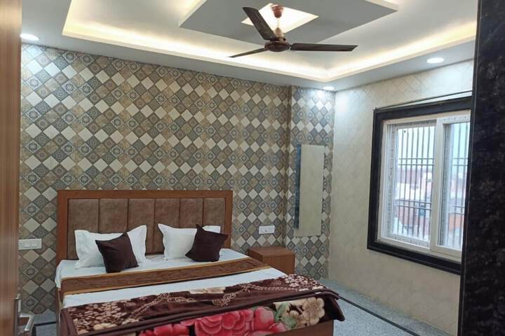 Room 3 of 15