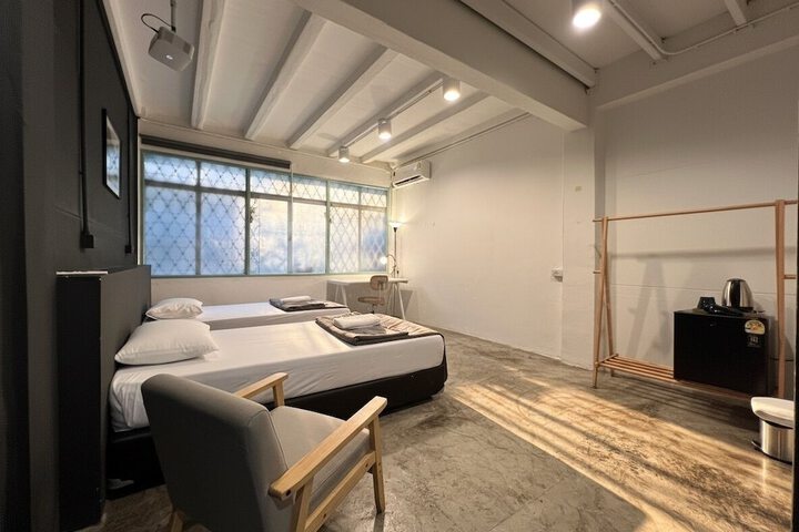 Room 33 of 41