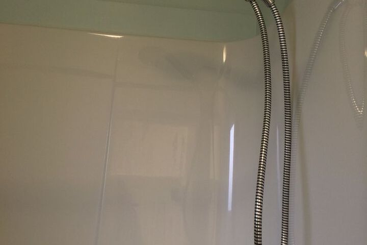 Room 2 of 10