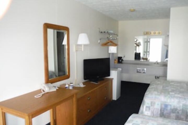 Room 10 of 18
