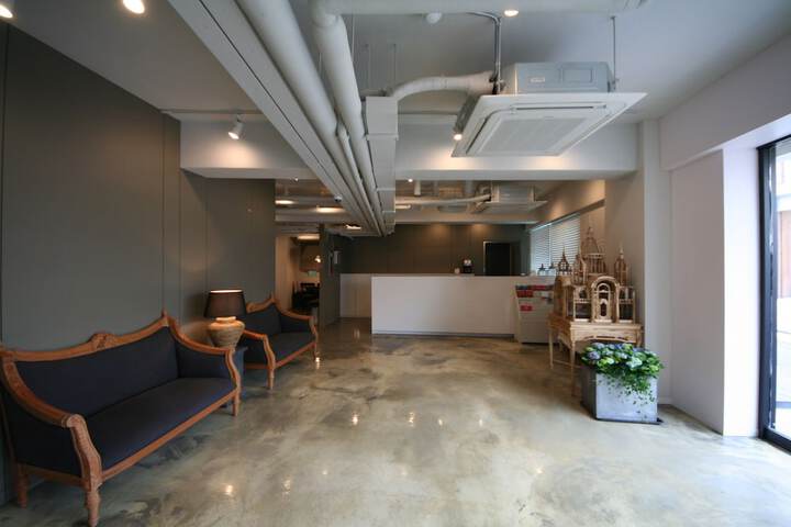 Guest Lobby