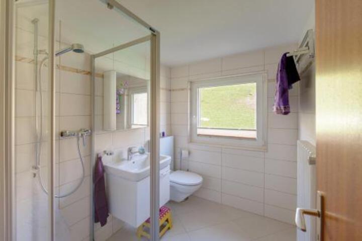 Room 4 of 7