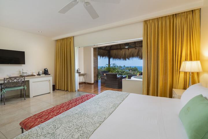 Room 5 of 74