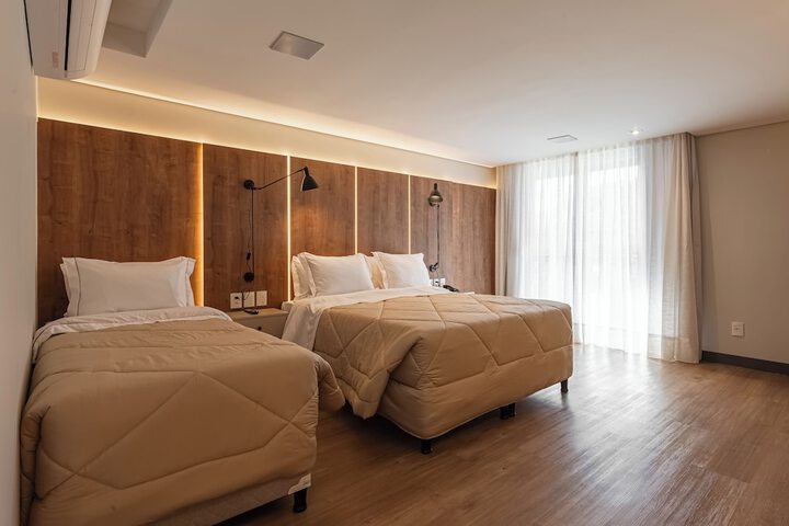 Room 11 of 35