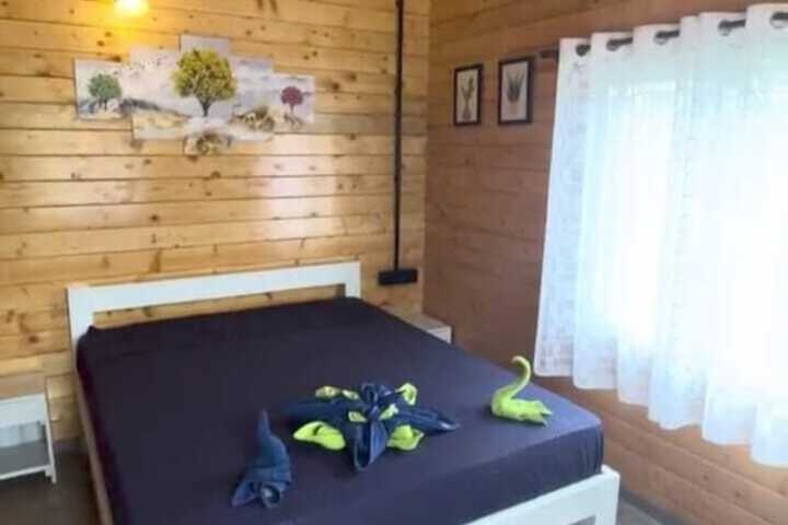 Room 2 of 5