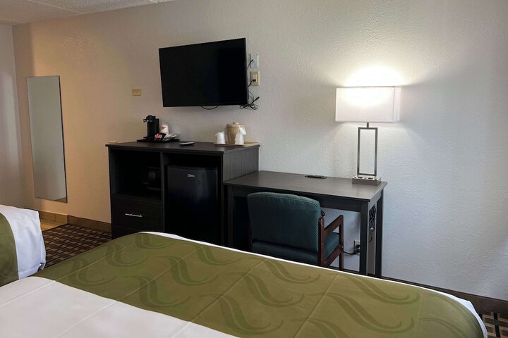 Room 34 of 44