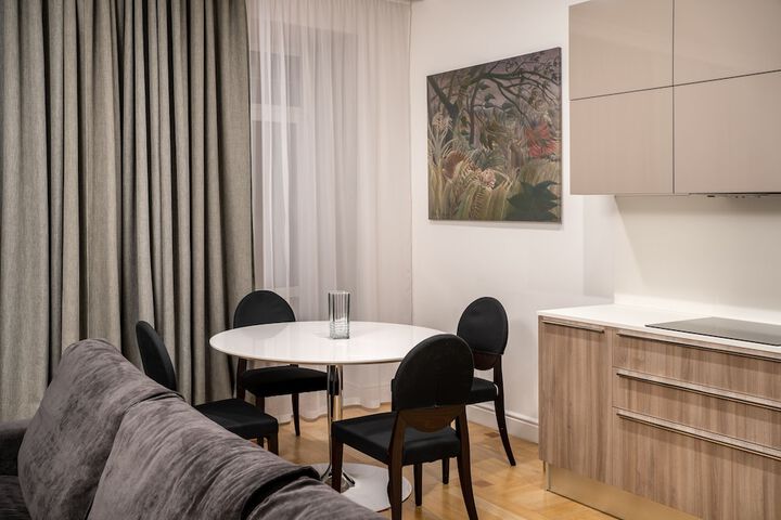 Room 14 of 38