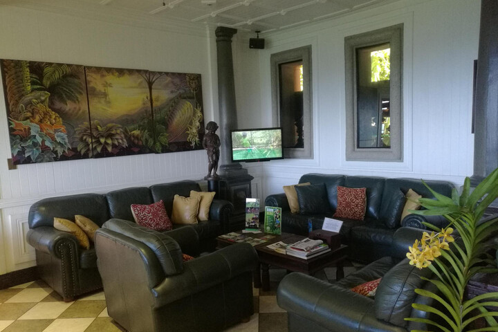 Entrance & Lobby