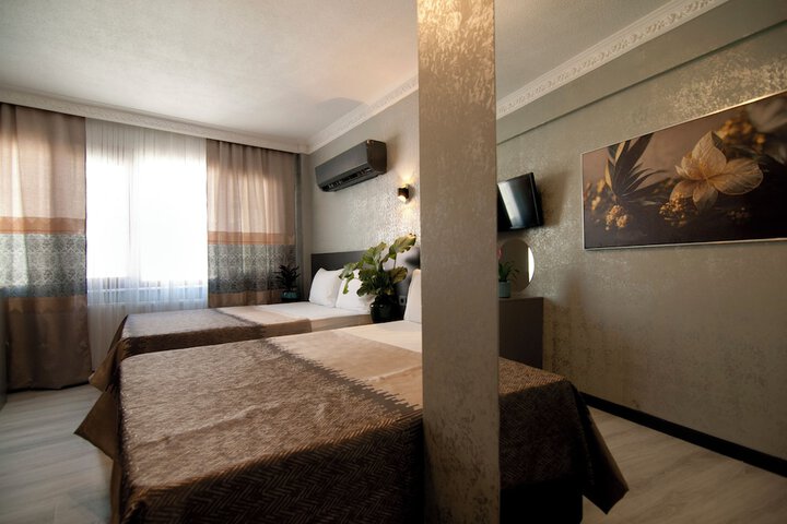 Room 25 of 42