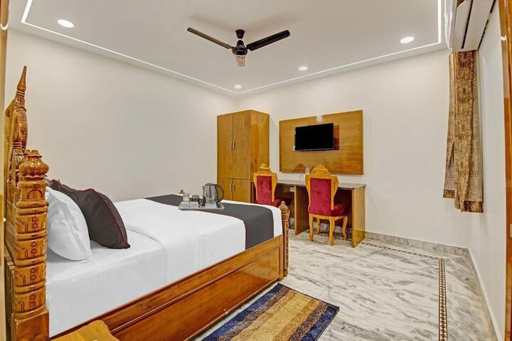 Room 8 of 43