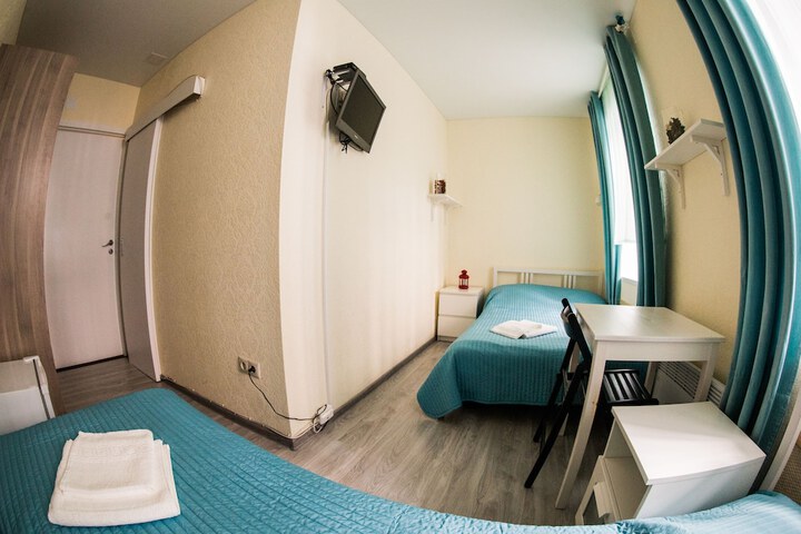 Room 46 of 83