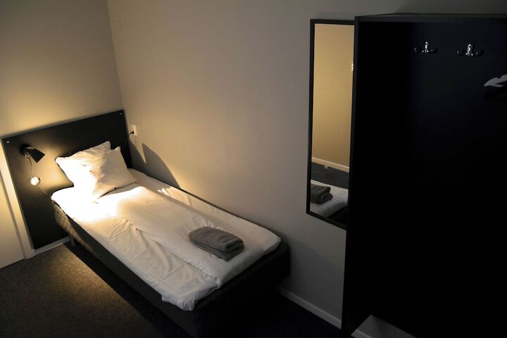 Room 67 of 128