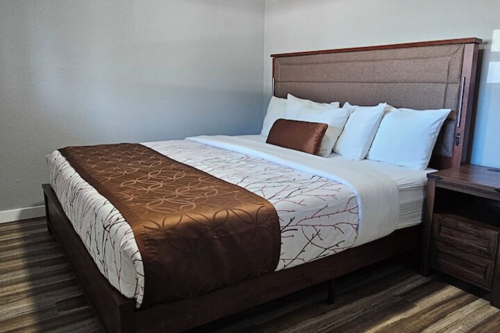 Room 3 of 35