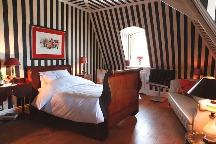 Room 4 of 18