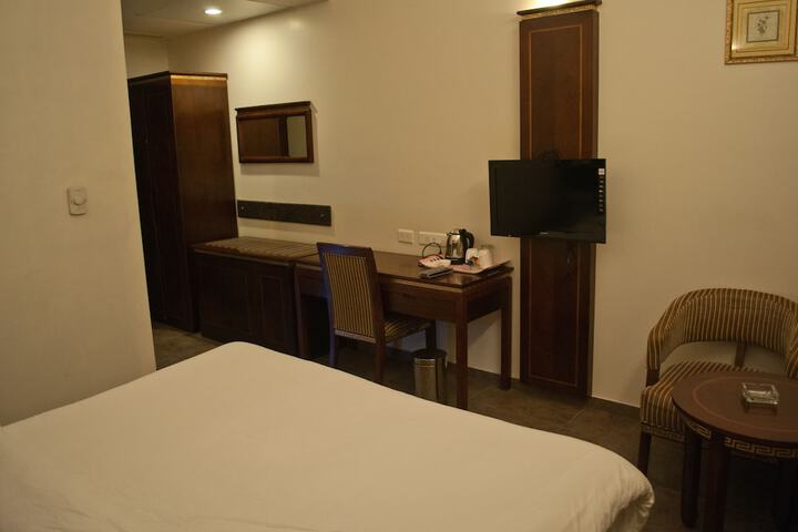 Room 15 of 35