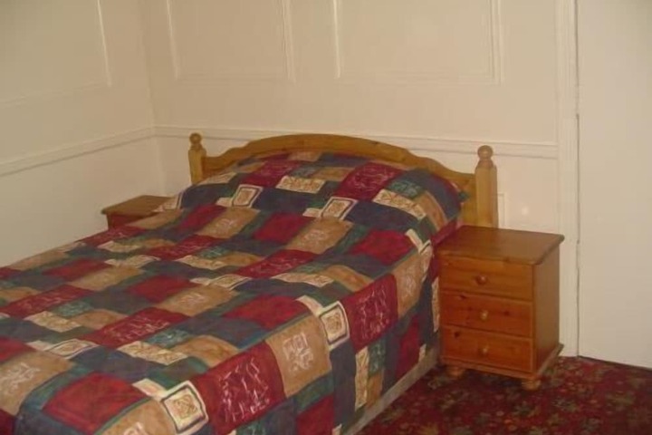 Room 17 of 34