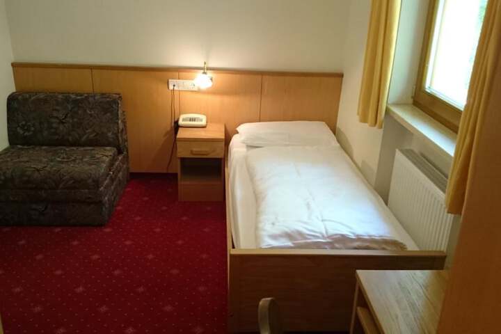 Room 10 of 39