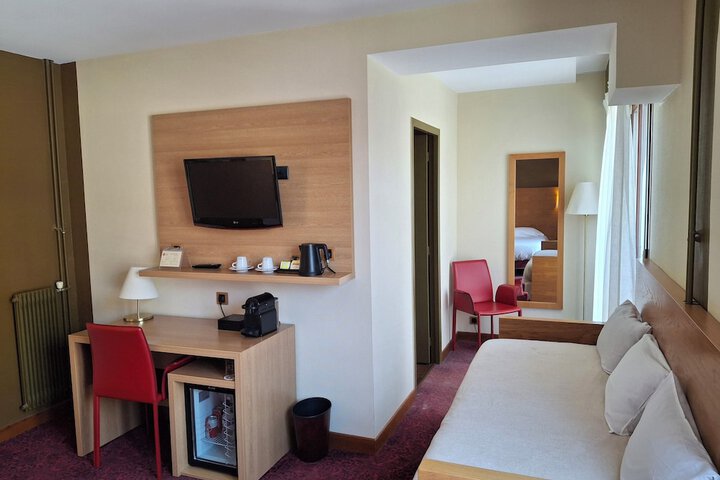 Room 26 of 81