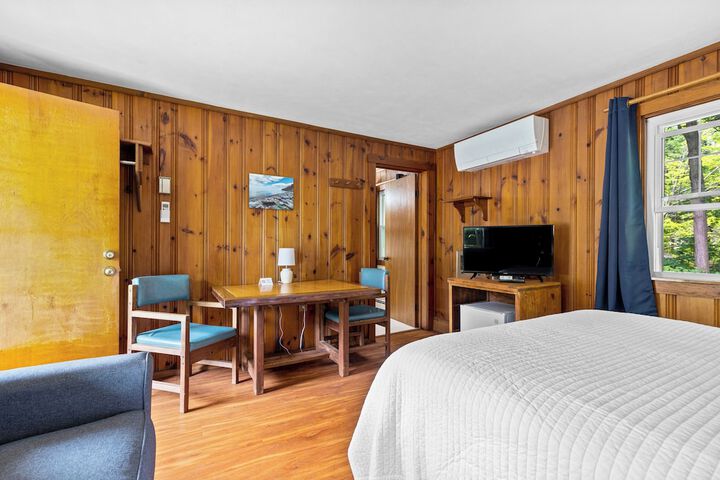 1 Queen Bed Motel (31 of 59)
