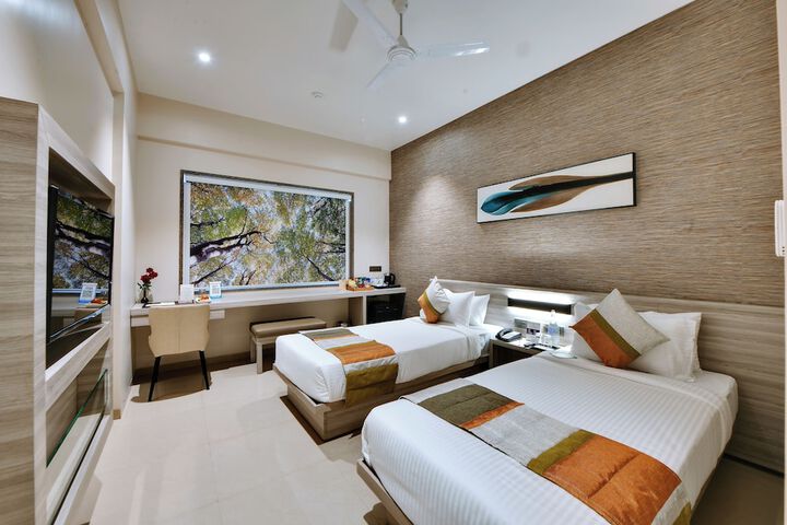 Room 6 of 19
