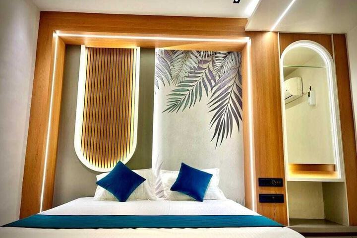 Room 9 of 20