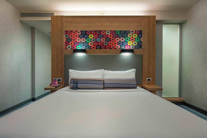 Room 11 of 38