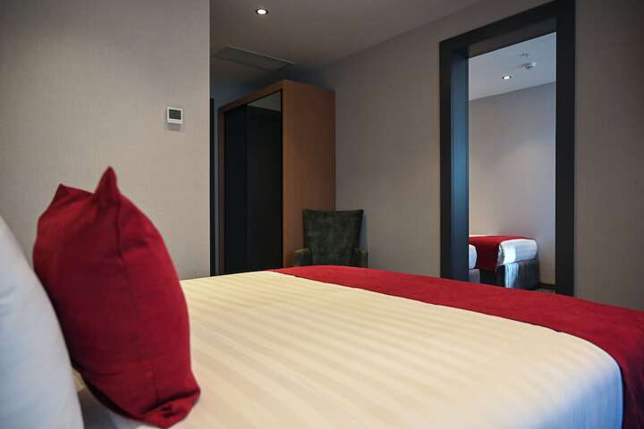 Room 26 of 84