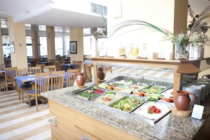 Dining 44 of 62