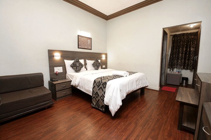 Room 5 of 34