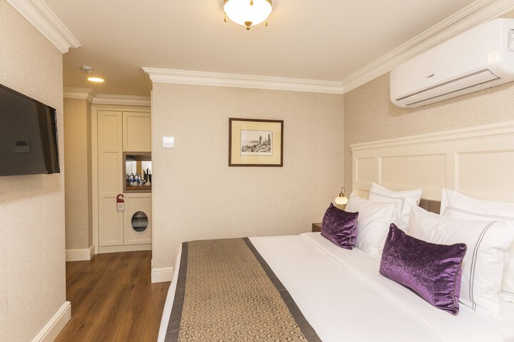 Room 15 of 46
