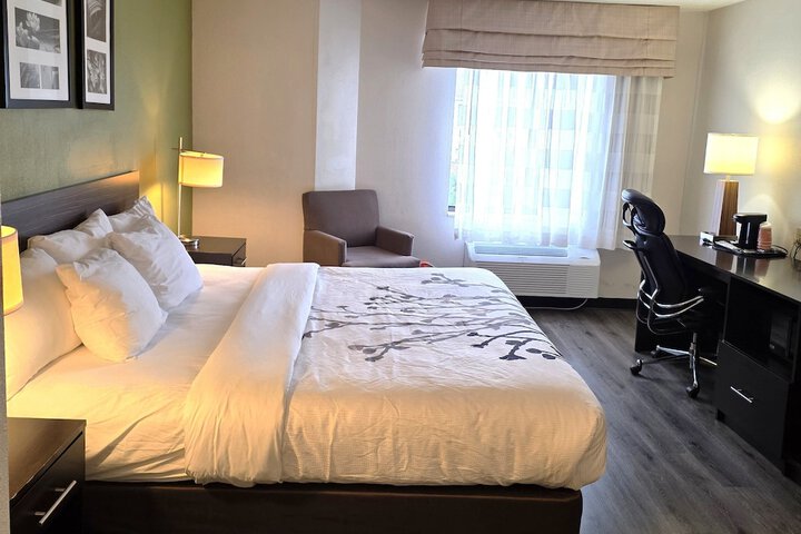 Room 12 of 30
