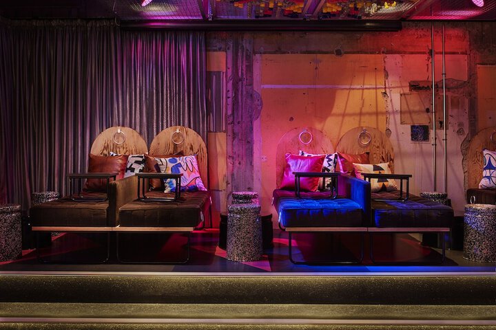 Lounge 47 of 65