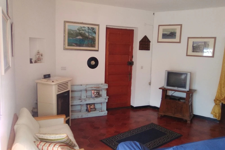 Room 2 of 12