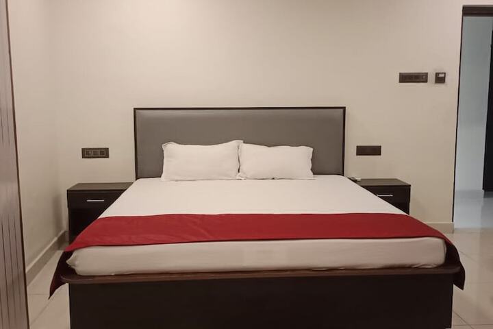 Room 7 of 24