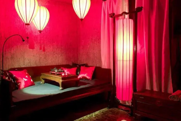 Room 2 of 8