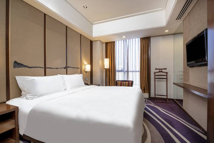 Room 6 of 109