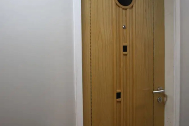 Room 9 of 11
