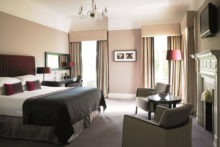 Room 2 of 63