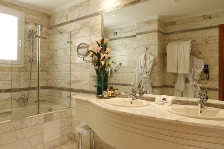 Bathroom Interior Photo