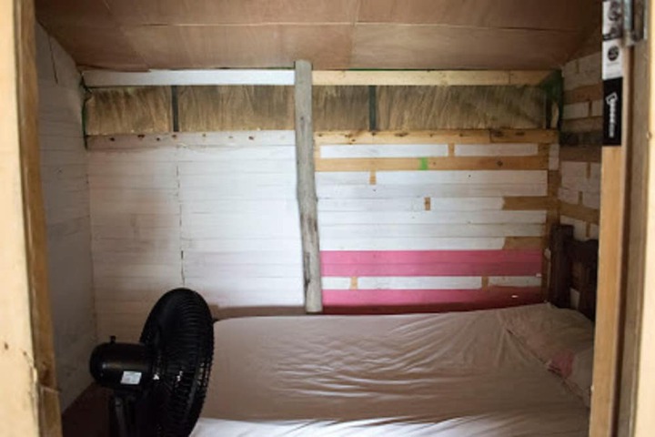 Room 4 of 15