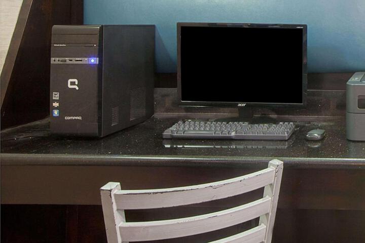 Photo 10